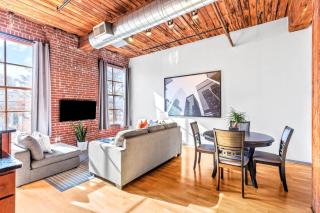 Celebrate the Season in a Trendy STL Loft 4A - 4