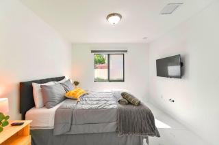 Stunning 3-Bedroom Duplex with Free Parking - 2