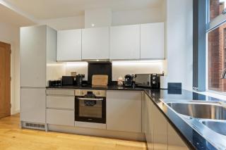 3 Bedroom Duplex Apartment in Jewellery Quarter - 6