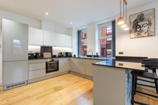 3 Bedroom Duplex Apartment in Jewellery Quarter - 8