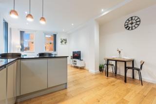 3 Bedroom Duplex Apartment in Jewellery Quarter - 4