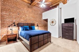 Holiday Magic Awaits-Host in STL DWTN Loft-6D - 2