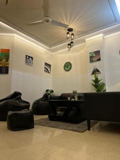 2 Bed Luxury Furnished Apartment In DHA Phase 8-Lahore - Lahore - 6