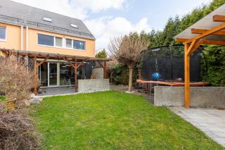 House with garden - 20 minutes from the center of Prague - Nupaky - 0