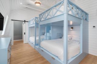 Block Island Bunk House - 7
