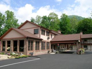 Jonathan Creek Inn and Villas - Maggie Valley - 0