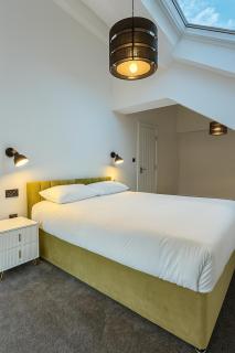 Kehoe's Penthouse Near Etihad Stadium & Coop Live Arena Sleeps 4 - 1