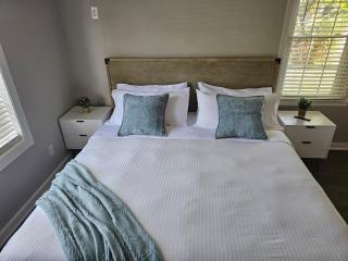 3 BR Tropical Bliss Getaway with Private Pool - 6