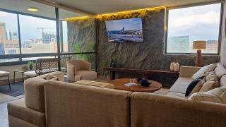 Amplio Depto Premium pasos del Parque Arauco con aire acondicionado - 3