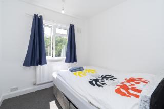 The Perfect Location - Southampton - 9