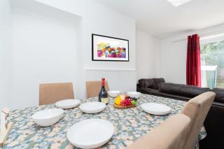 The Perfect Location - Southampton - 7