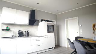 DANESSI-Familie,Business,nahe Koblenz,6 Personen,Saniert,direkte Anbindung Industriegebiet,TV Kingsize Boxspringbett - Mülheim-Kärlich - 4