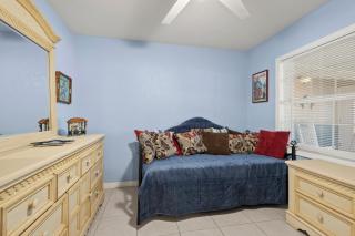 Location & Comfort - Relaxing Island Living - 4
