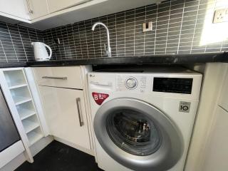 Golden Oak Two bed Apartment - 5