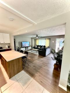 Siesta Beach Getaway - Minutes to Beach, Shops, Dining - 6