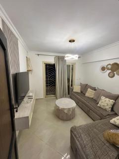2BHK, 90s street, in front of Hydepark & Mivida - Il Cairo - 1