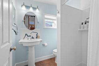 Historic & Stylish 1-Bedroom Apartment in the Heart of Downtown Fort Pierce - 6