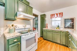 A Retro Retreat for Shaken or Stirred Memories - 7