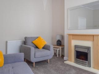 Waterloo House by Eason Stays - 3 Bedroom House with Free Parking in Preston, Ideal For Contractors - Preston - 6