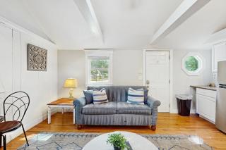 Salty Kisses Unit 22 - 4