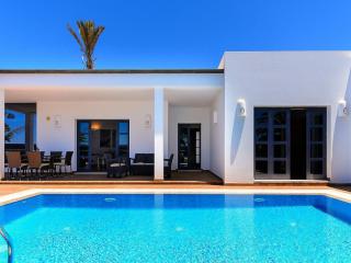 Villa in Marina Rubicon with Pool, cleaning included - 6