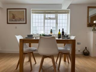 The Hayloft - A beautifully presented home in the heart of Leamington Spa - Leamington Spa - 2