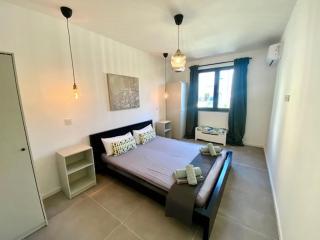 Spacious, Newly Renovated, Marina Views Apartment Pula - 7