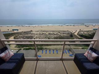 OCEANFRONT 29th St 2BR 2BA Condo Steps To Boardwalk - 8