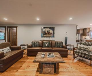 Spotted Bear Cabin - For 6 - 4