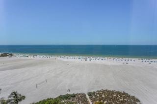 Penthouse Paradise - 6