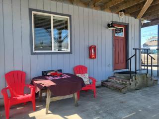 Comfortable Studio #1 Across The Street From The Beach - 7