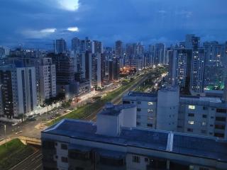 Moderno em Shopping 4Q - Vista Panorâmica - 4