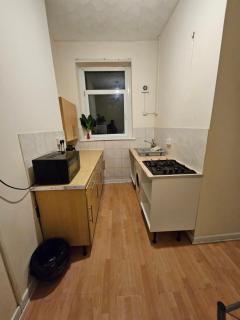 Entire 2 Bedroom Apartment City Centre & Stadium - 4