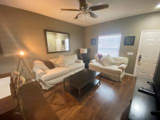 Family Retreat 3 Miles to Disney & Attractions townhouse - 3