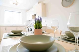 S Veranda - Near Lidl & Bus -4 Bed 6 Sleep - 2