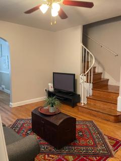 Home Away from Home Stay - 2 Bedroom,1 Bathroom - Near Capitol Hill - 5