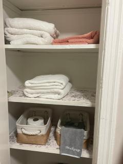 Home Away from Home Stay - 2 Bedroom,1 Bathroom - Near Capitol Hill - 4