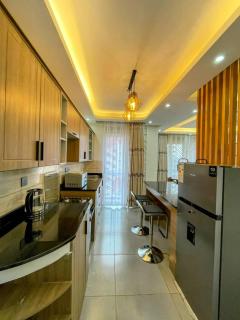 luxury 3 bedroom town view apartment with a pool - Kampala - 5