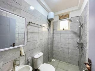 luxury 3 bedroom town view apartment with a pool - Kampala - 3