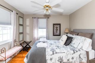 Antique Charm Meets Modern Comfort 3br - Kettering - 8