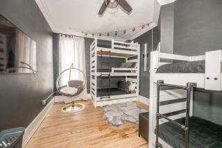 The Brick Dachshund - Chic for 9 - 6