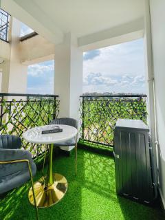 luxury hideout, spacious 1 bedroom, Naalya - Kampala - 4