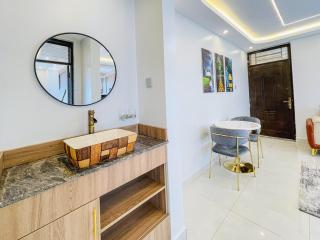 luxury hideout, spacious 1 bedroom, Naalya - Kampala - 3