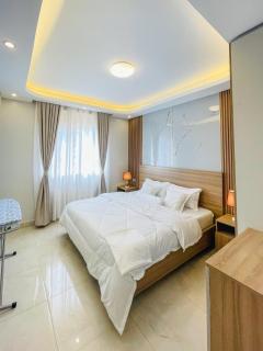 luxury hideout, spacious 1 bedroom, Naalya - Kampala - 2