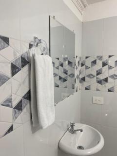 Habitación Cerca al Aeropuerto # 2 - 2