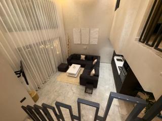 Dezess Superbe Duplex à Guéliz en plein centre ville de Marrakech prêt d'une rue très animée terrasse avec pergola et fontaine murale dépôt de garantit obligatoire - Marrakesh - 6