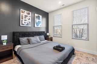Luxe King 3BR Townhouse - Mins to Uptown CLT - 5