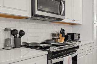Luxe King 4BR Townhouse with Rooftop in Uptown CLT - 5