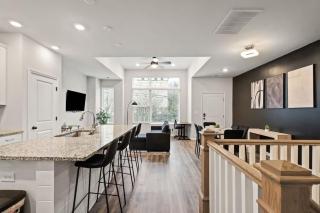 Luxe 3BR Townhouse in Uptown Charlotte - 7