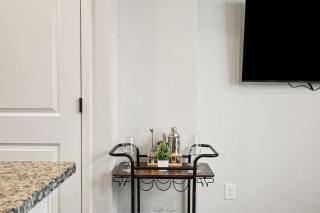 Luxe 3BR Townhouse in Uptown Charlotte - 5